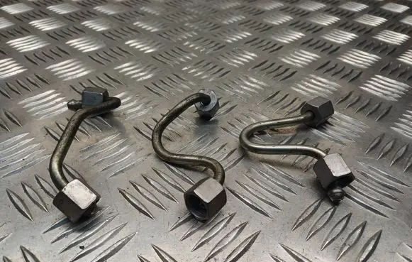Volkswagen Polo V 6R Fuel injector supply line/pipe EH3V205