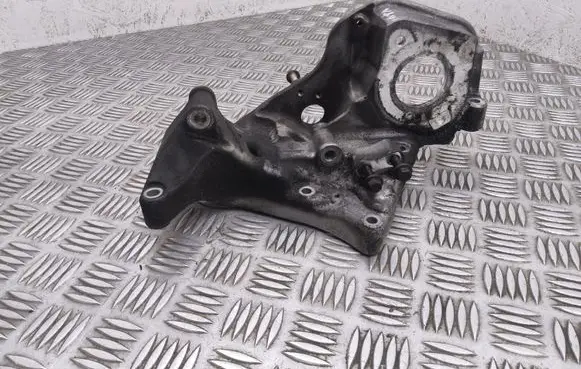 Volvo V70 Fuel pump bracket 31401103