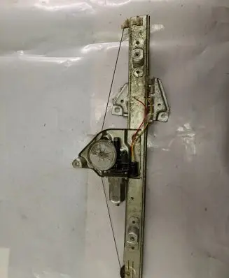 Suzuki Grand Vitara II Rear door window regulator with motor 8346065J00 2621003530