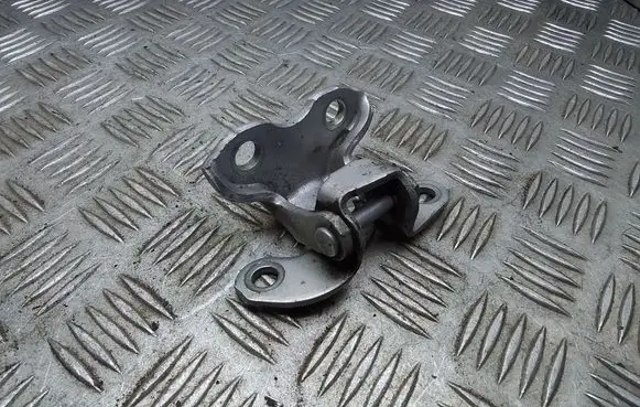 Toyota Prius (XW20) Rear door upper hinge