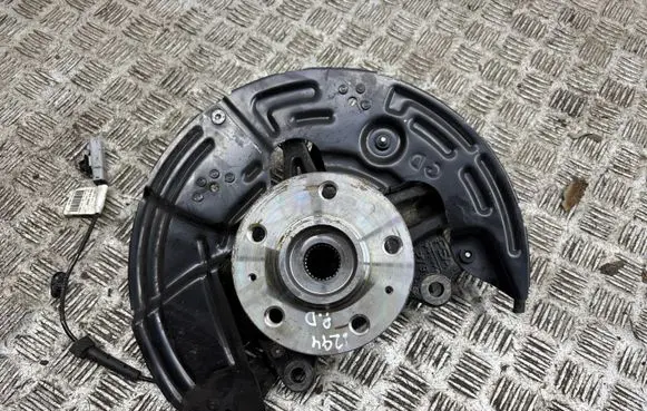 Front wheel hub