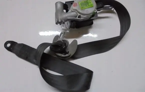 KIA Optima Front seatbelt 888102T30087
