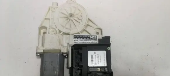 Audi A3 S3 8P Rear door window regulator motor 8P4959802B