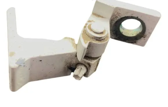 Skoda Yeti (5L) Front door lower hinge 8K0831402K