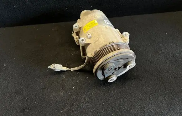 Ford C-MAX I Air conditioning (A/C) compressor (pump) 3M5H192629DE
