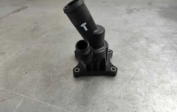 Volvo XC60 Thermostat housing 31686046 31474800
