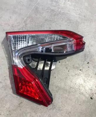 Toyota C-HR I Tailgate rear/tail lights 81590F4010
