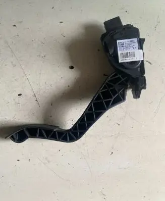 Peugeot 208 Accelerator throttle pedal 9671433780 25092012 6PV00994941
