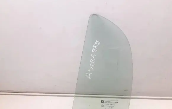 Opel Astra G Rear vent window glass 