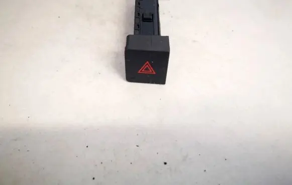 Chevrolet Captiva Hazard light switch 202005304