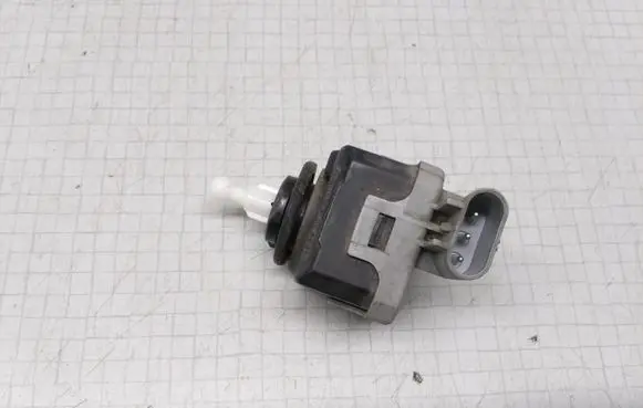 Opel Astra G Headlight level adjustment motor 90590665