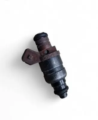 Skoda Fabia Mk1 (6Y) Fuel injector 04Z916031