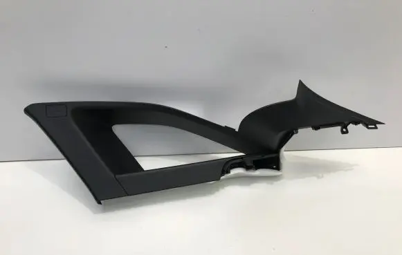 (D)pillar trim (top)