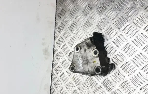 Citroen C4 I Engine mounting bracket 9628311880