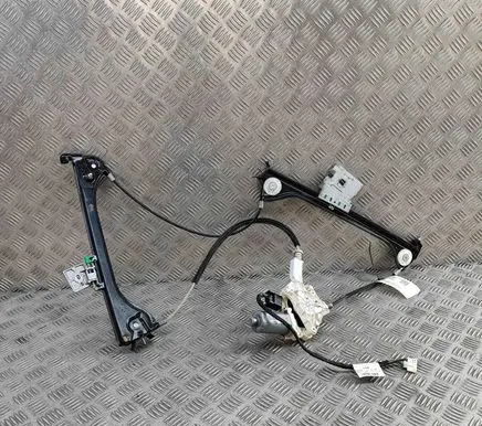 Mercedes-Benz SLK R171 Front door window regulator with motor A1717200446