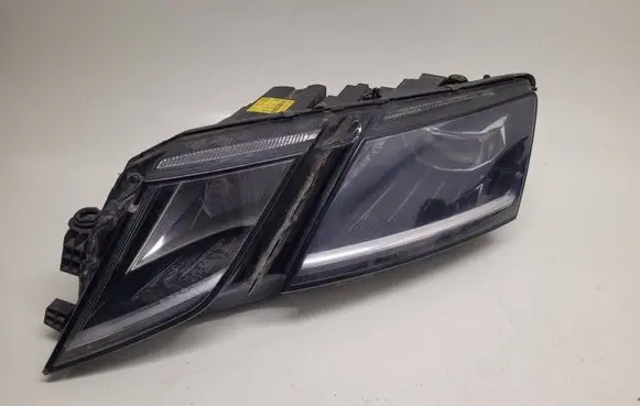 Skoda Octavia Mk3 (5E) Headlight/headlamp 5E1941015D 030110423100 LE15A6369