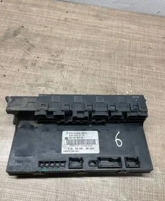 Mercedes-Benz C W203 Comfort/convenience module 2035450701 5DK00797420
