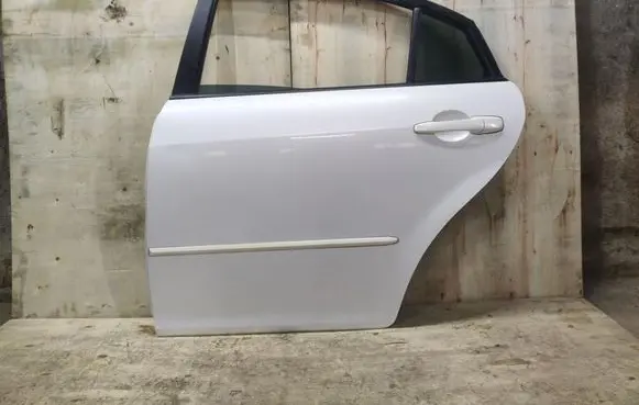 Mazda 6 Rear door