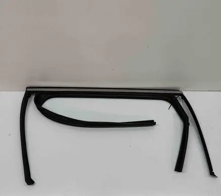 Hyundai Santa Fe Rear door glass trim molding 83530S1000
