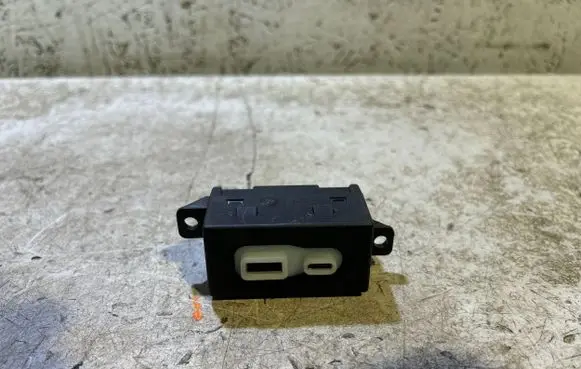 Jeep Grand Cherokee WL USB control unit 68422663AB 61571E TM4420757
