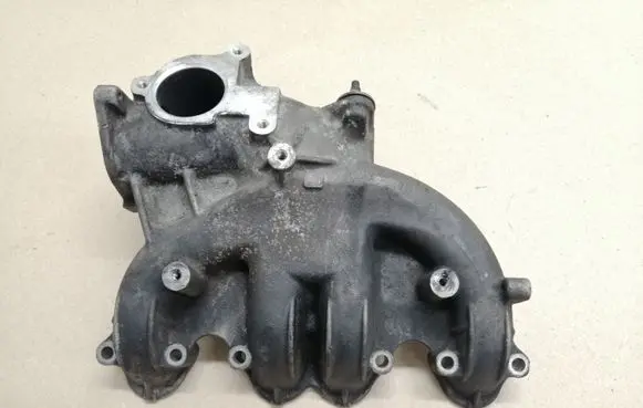 Skoda Superb B5 (3U) Intake manifold 038129713BM