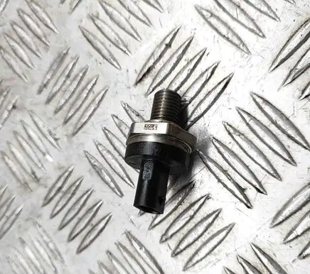 BMW 2 F22 F23 Oil pressure sensor 0261230403 8614494