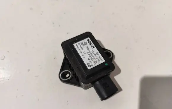 Audi A4 S4 B6 8E 8H ESP acceleration yaw rate sensor 8E0907637A 0265005245 0016499