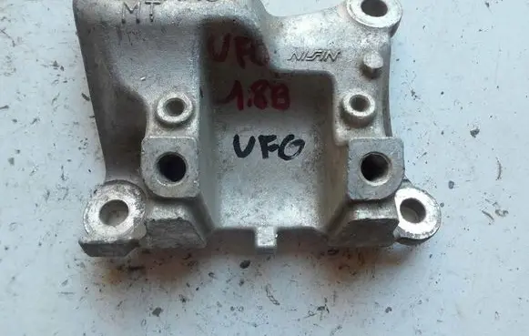 Honda Civic Engine mounting bracket SNAA0