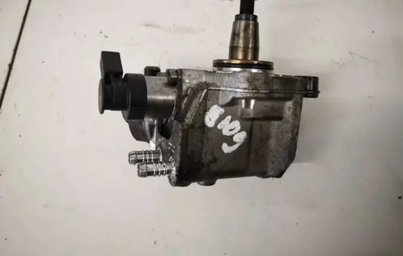 BMW 5 GT F07 Fuel injection high pressure pump 0445010517 7810696-04