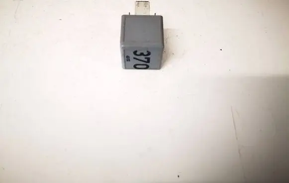 Audi A4 S4 B5 8D Other relay 8D0951253