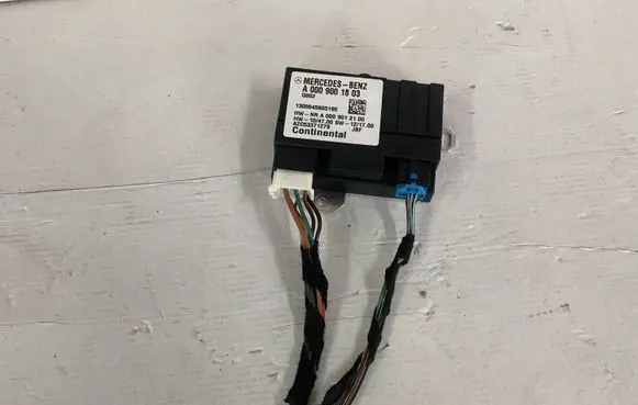 Mercedes-Benz GL X166 Fuel injection pump control unit/module A0009001803 A0009012100 A2C53371279