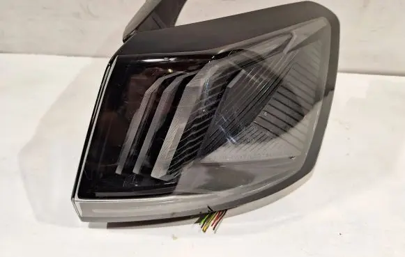 Peugeot 3008 II Rear/tail lights 9836231180