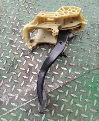 BMW 5 E60 E61 Brake pedal 6759947