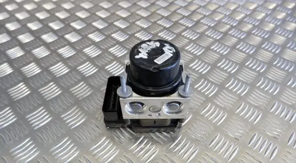 Toyota Yaris ABS Pump 445400D020 895410D100