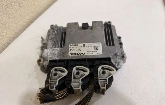 Volvo V50 Engine control unit/module 4N5112A650BB