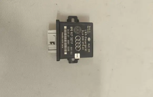 Audi Q7 4L Light module LCM 5LA00837901 8P0907357F
