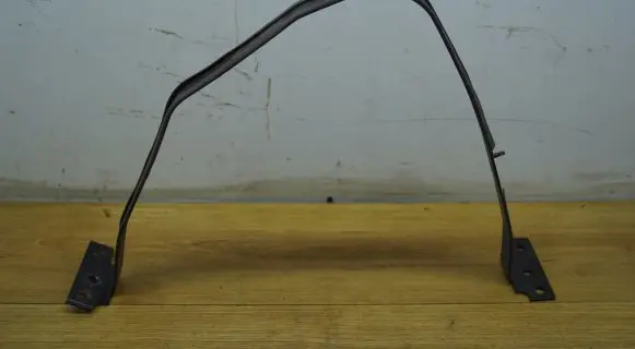Audi R8 42 Fuel tank mounting bracket 420201654C