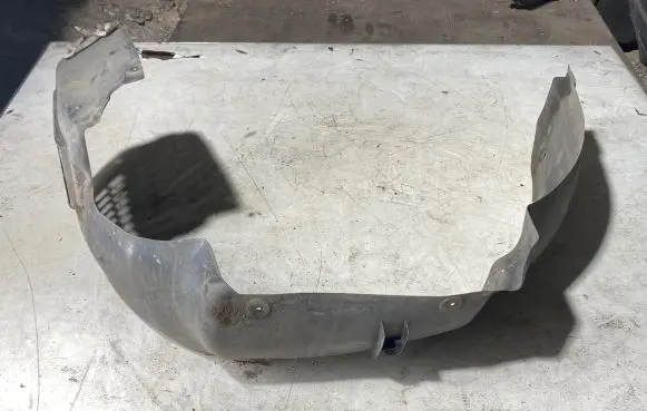 Audi TT Mk1 Front wheel arch liner splash guards 820821171b