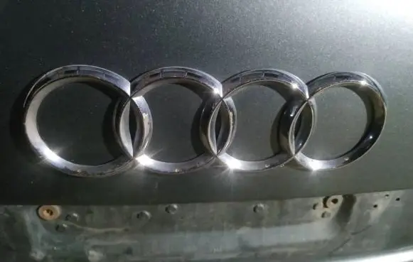 Audi Q7 4L Manufacturer badge logo/emblem 