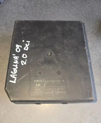 Renault Laguna III Fuse module 284B60012R 3409074074 519134415