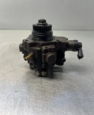 Nissan X-Trail T31 Fuel injection high pressure pump 0445010170