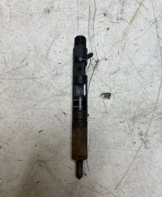 Dacia Logan VAN Fuel injector 8200676774 H8200421897