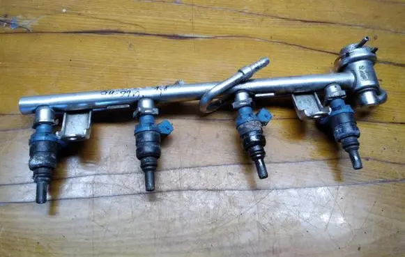 Audi A4 S4 B5 8D Fuel injectors set 058133551F