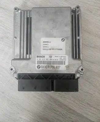 BMW 5 E60 E61 Engine control unit/module 7796637 0281012091