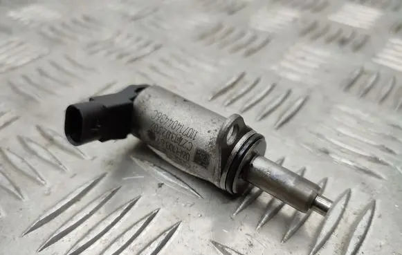 Audi A4 S4 B8 8K Camshaft vanos timing valve 06H103697A