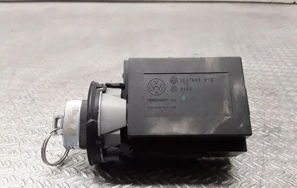 Volkswagen PASSAT B6 Ignition lock 3C0905843M
