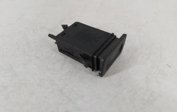 Volkswagen Golf IV Windscreen/window heater switch 1J0953235A