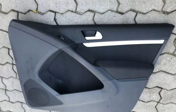 Volkswagen Tiguan Front door card panel trim 5N0867012