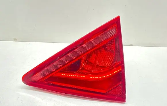 Audi A7 S7 4G Tailgate rear/tail lights 4G8945094