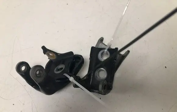 Peugeot 5008 Front door hinges set 